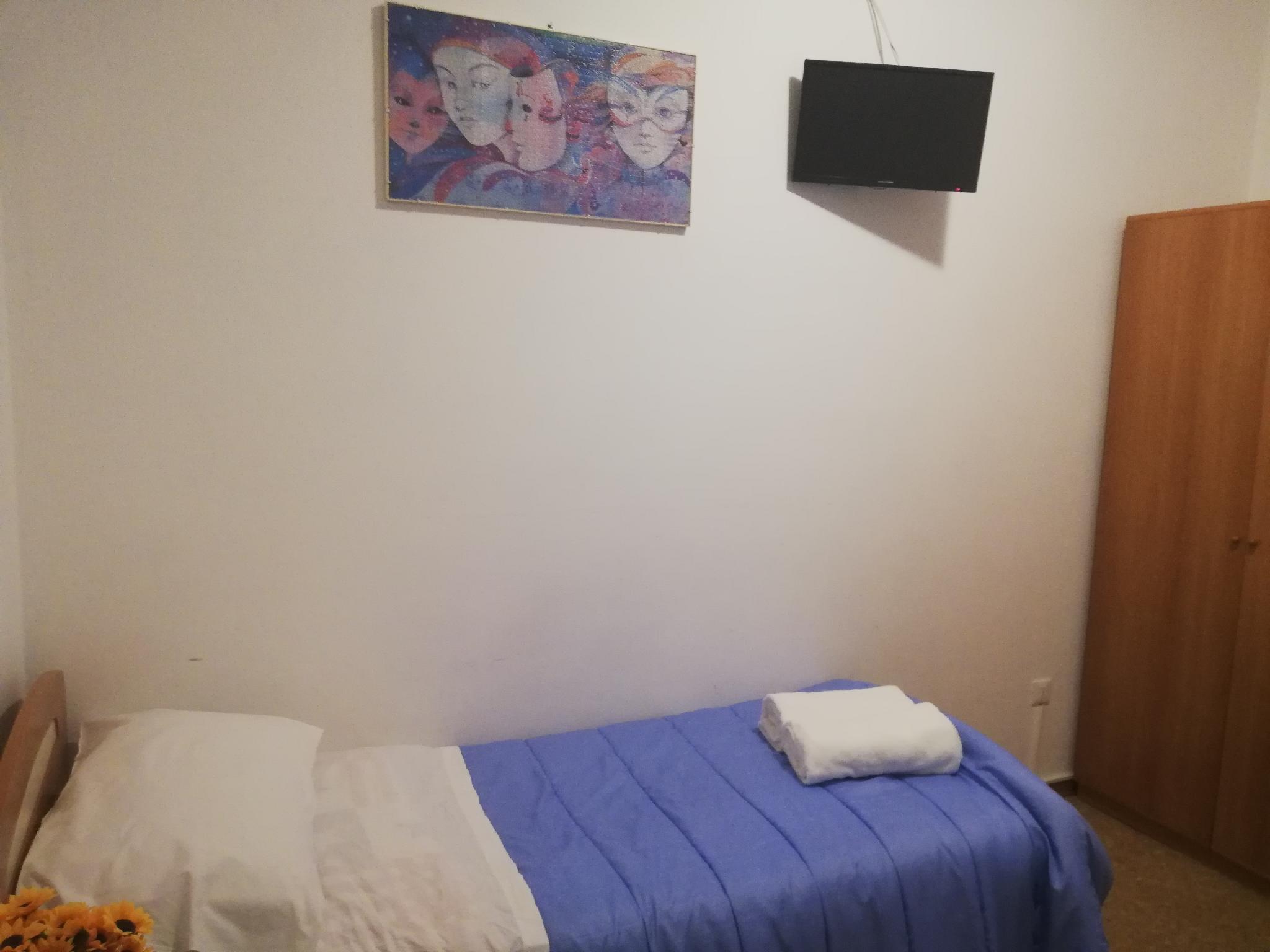 Standard Single Shared Bathroom